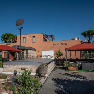https://petra-hotel.it-romehotels.com